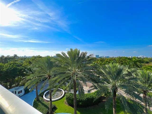 Apartment for rent at 2101 Brickell Ave #401, Miami, FL 33129