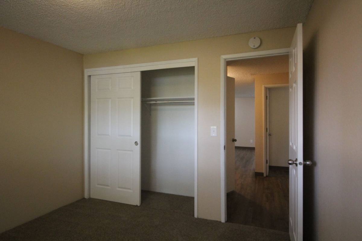 Apartment for rent at Regency Terrace, 414 E 9th St, Newberg, OR 97132
