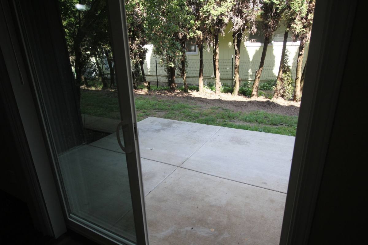 Apartment for rent at Regency Terrace, 414 E 9th St, Newberg, OR 97132