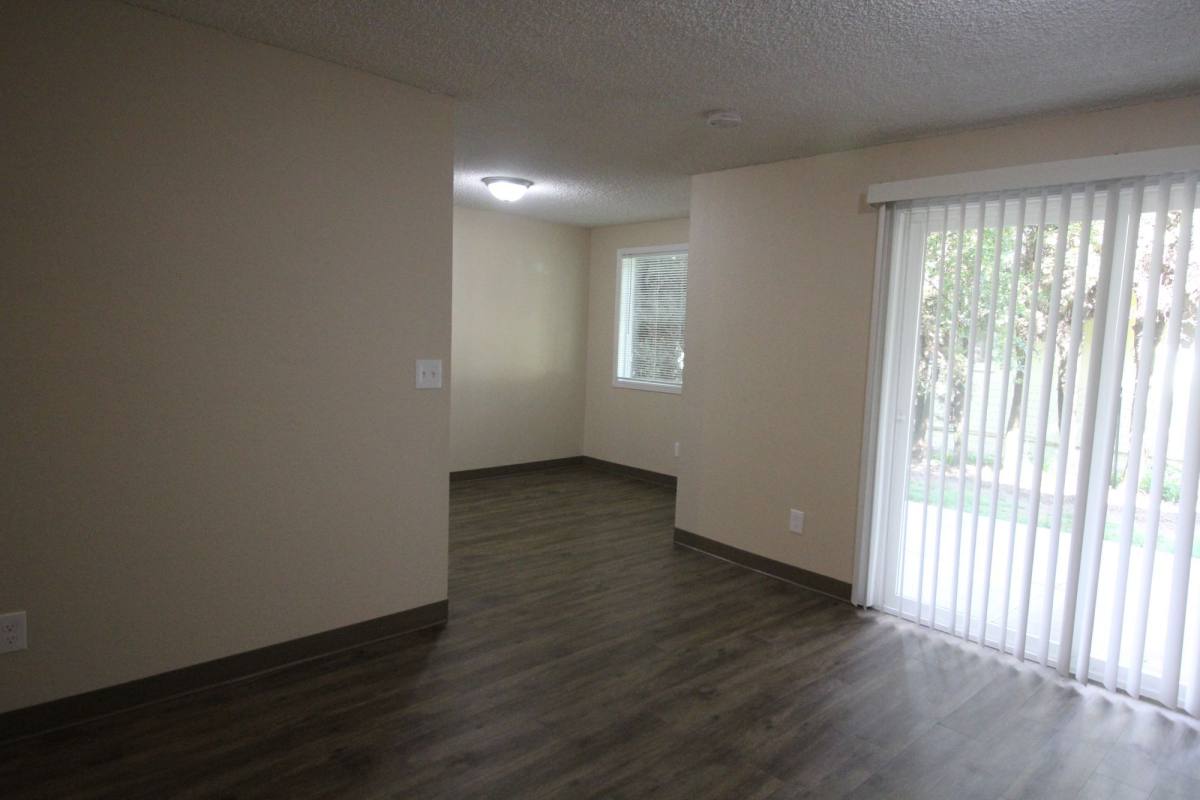 Apartment for rent at Regency Terrace, 414 E 9th St, Newberg, OR 97132