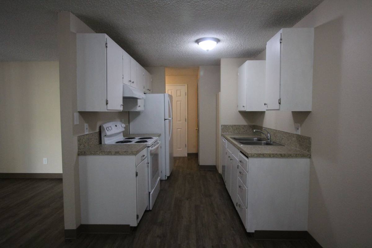 Apartment for rent at Regency Terrace, 414 E 9th St, Newberg, OR 97132