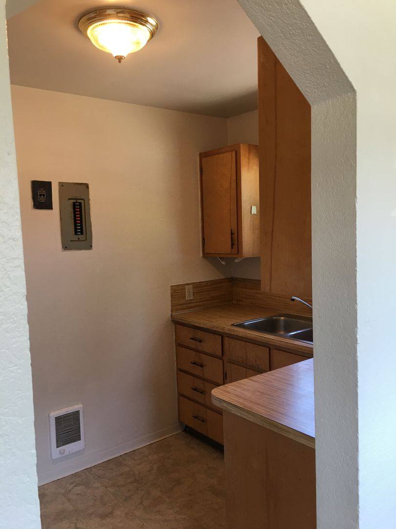 Apartment for rent at 1850-1852 Pearl, Eugene, OR 97401