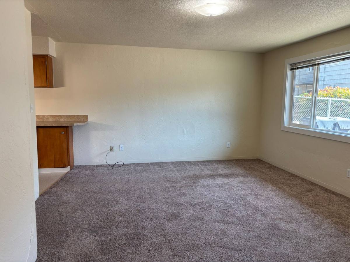 Apartment for rent at 323 E 18th Alley, Eugene, OR 97401