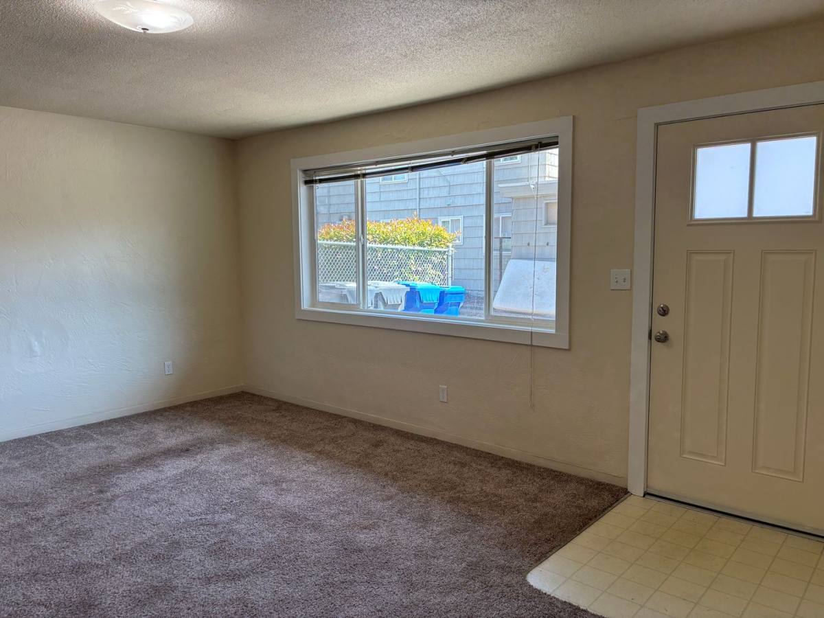 Apartment for rent at 323 E 18th Alley, Eugene, OR 97401