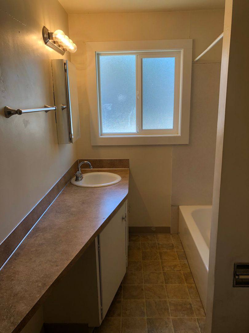 Apartment for rent at 323 E 18th Alley, Eugene, OR 97401