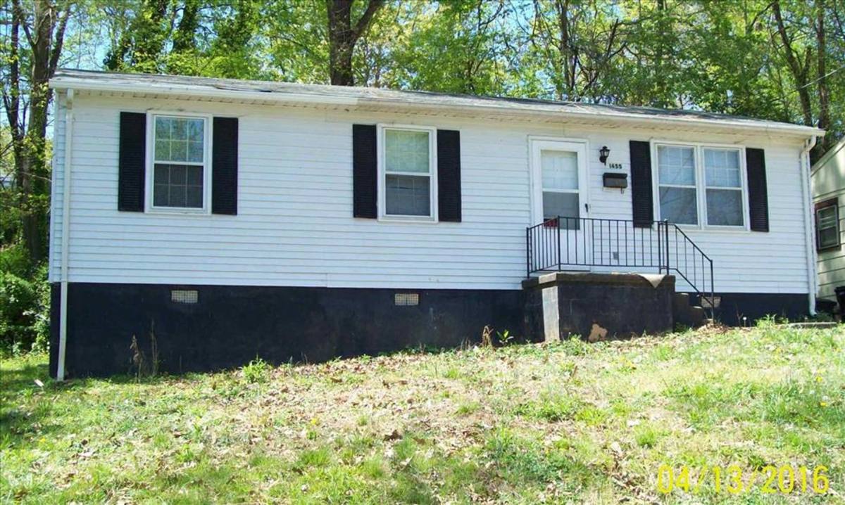 House for rent at 1455 Aspen St, Danville, VA 24540