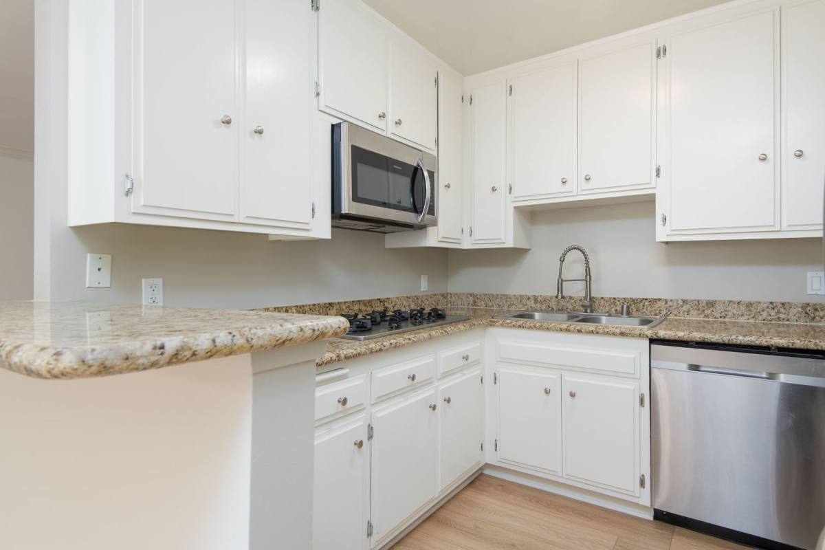 Apartment for rent at 11953 Darlington Ave, Los Angeles, CA 90049