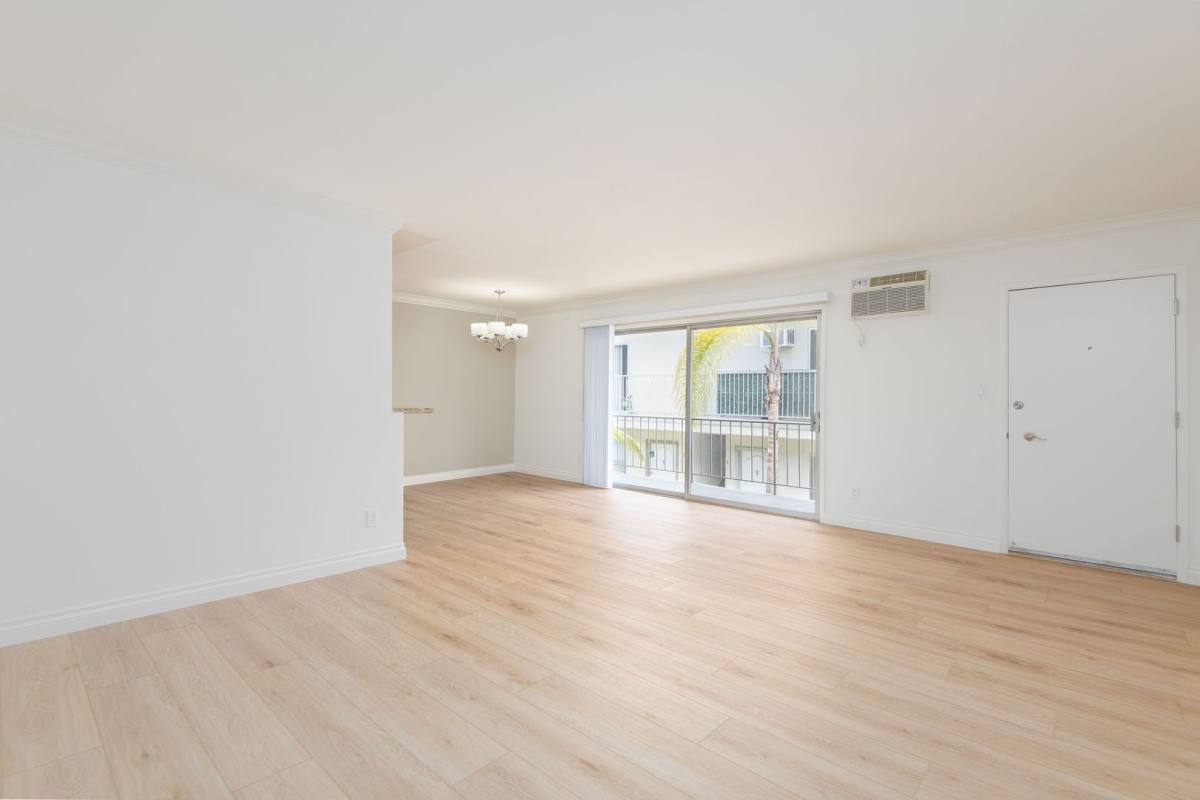 Apartment for rent at 11953 Darlington Ave, Los Angeles, CA 90049