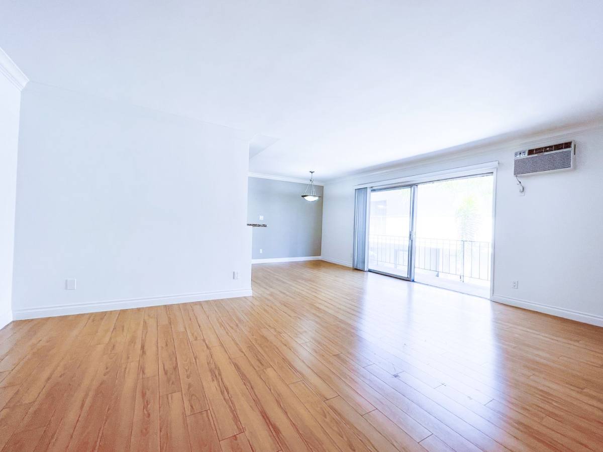 Apartment for rent at 11953 Darlington Ave, Los Angeles, CA 90049
