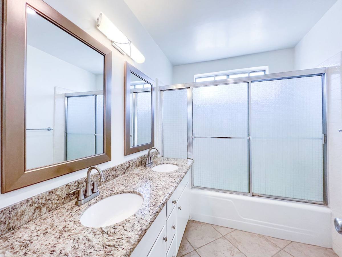 Apartment for rent at 11953 Darlington Ave, Los Angeles, CA 90049