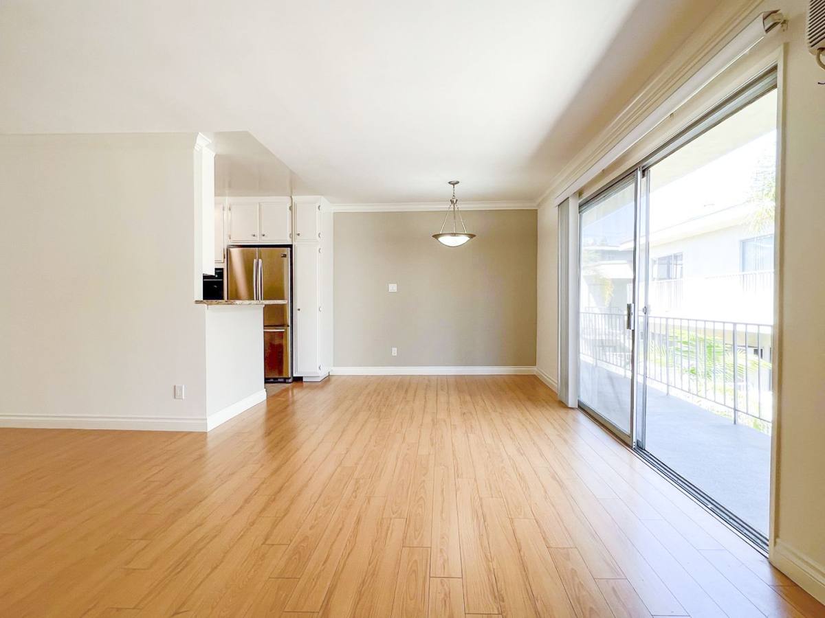 Apartment for rent at 11953 Darlington Ave, Los Angeles, CA 90049