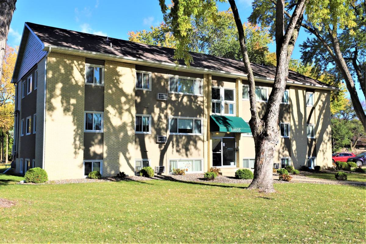 Apartment for rent at 10031 10035 10039 Lyndale Ave S, Minneapolis, MN 55420