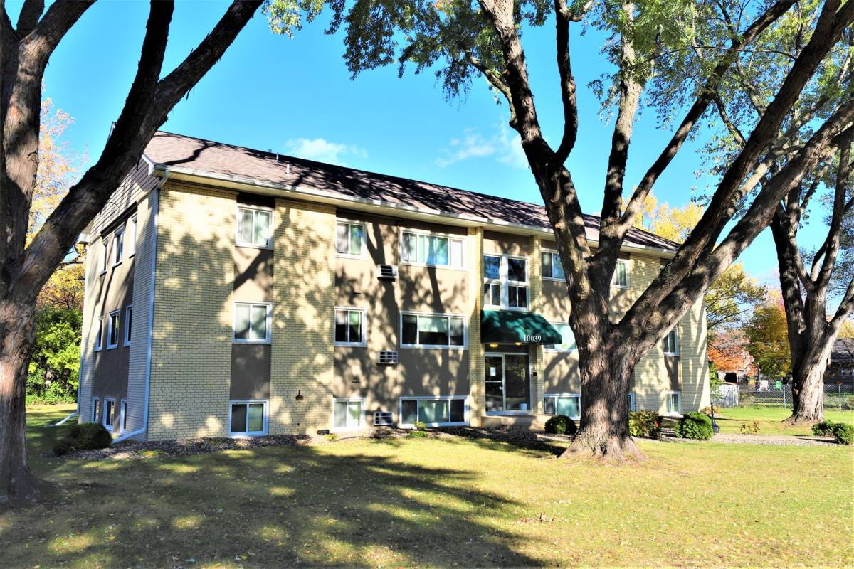 Apartment for rent at 10031 10035 10039 Lyndale Ave S, Minneapolis, MN 55420
