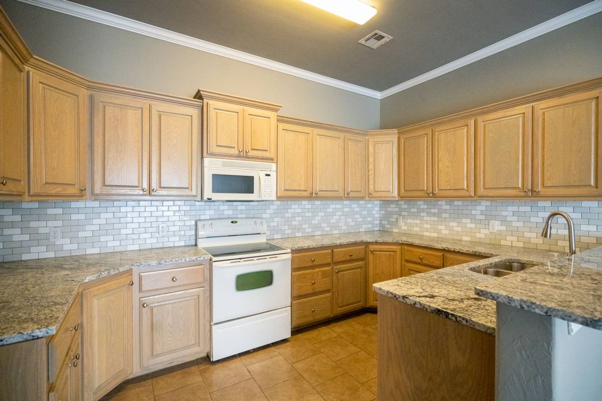 House for rent at 1301 Cedar Creek Dr, Norman, OK 73071