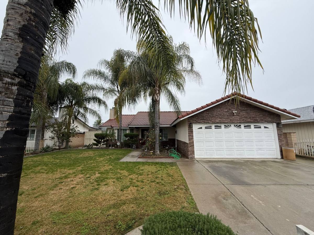 House for rent at 2108 Chaparral Dr, Delano, CA 93215