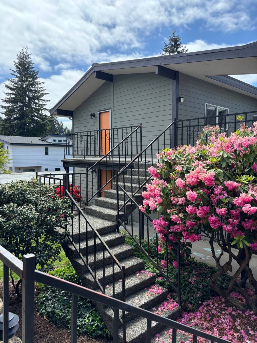 Apartment for rent at 15424 9th Ave SW, Seattle, WA 98166