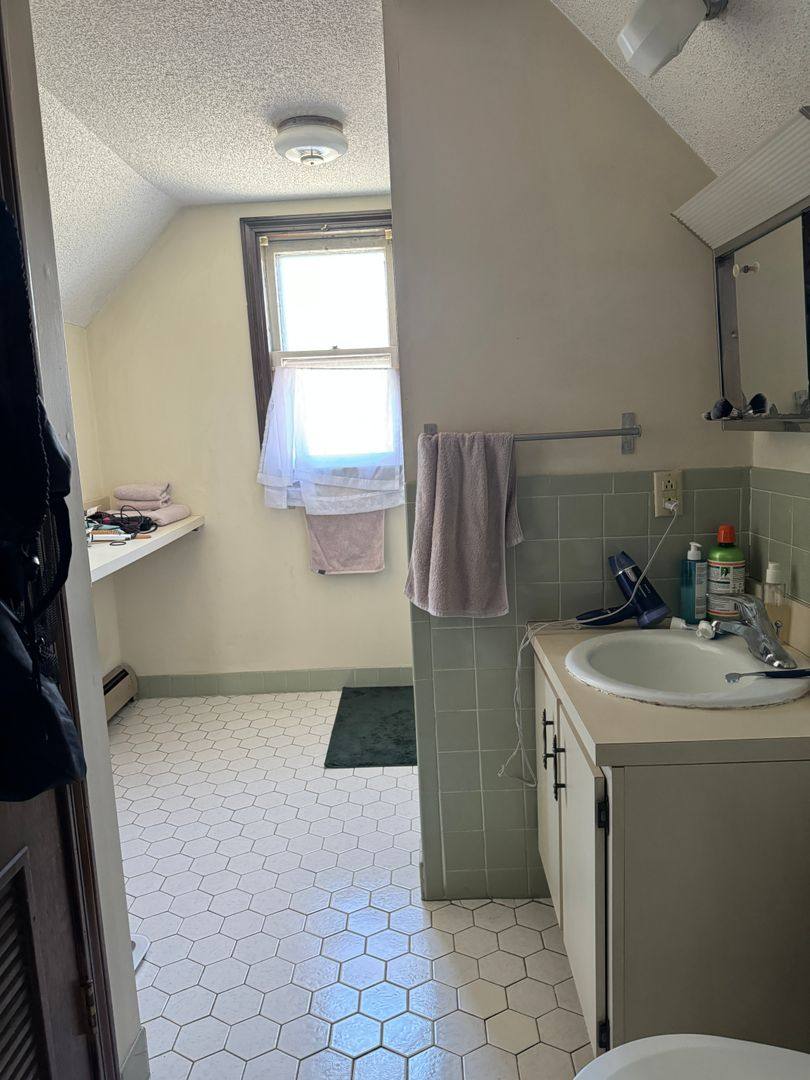 Apartment for rent at 608 Orange St, New Haven, CT 06510