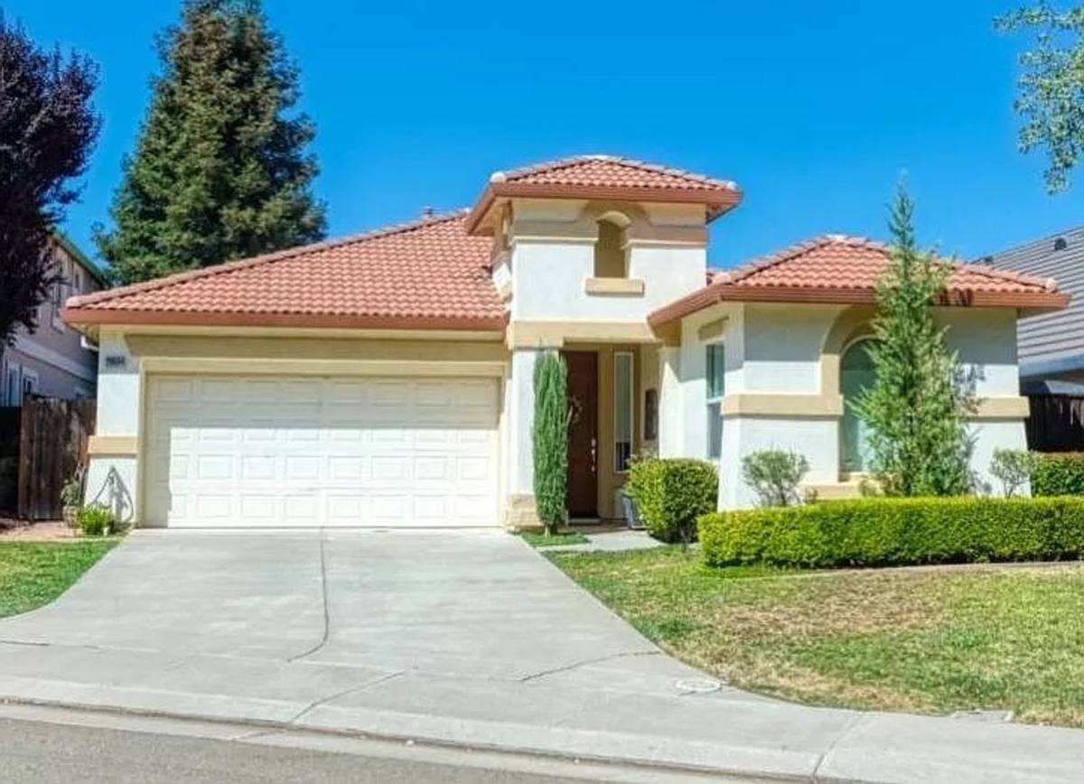 House for rent at 20594 Panoz Rd, Patterson, CA 95363