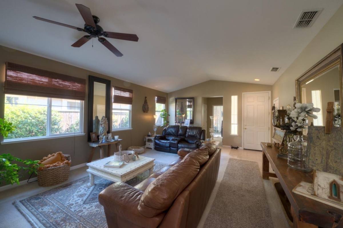 House for rent at 20594 Panoz Rd, Patterson, CA 95363