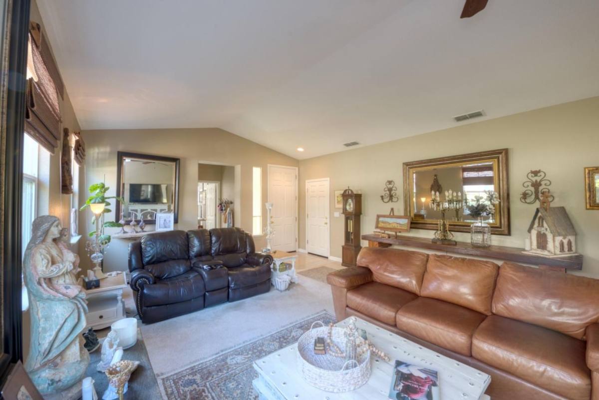 House for rent at 20594 Panoz Rd, Patterson, CA 95363