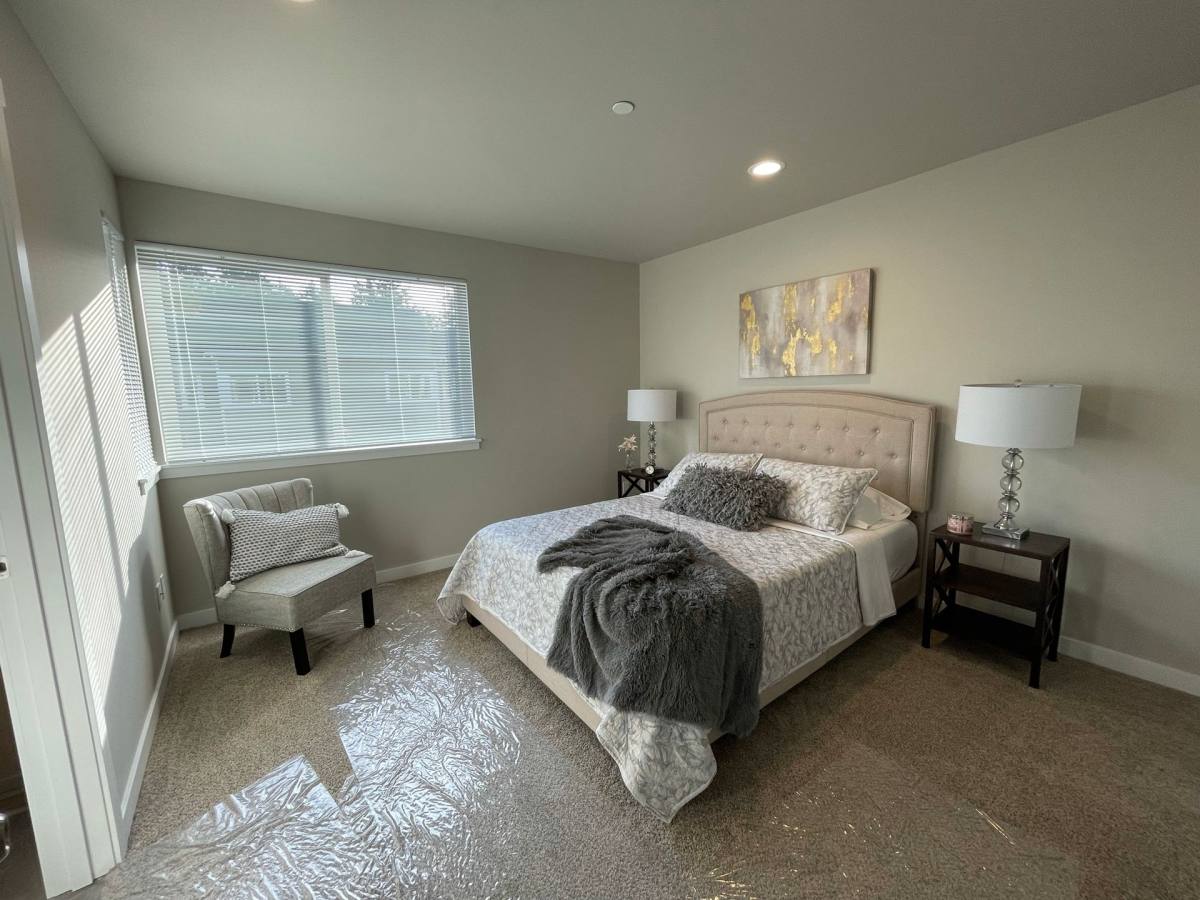 Townhouse for rent at 14601 1st Ave S, Tacoma, WA 98444
