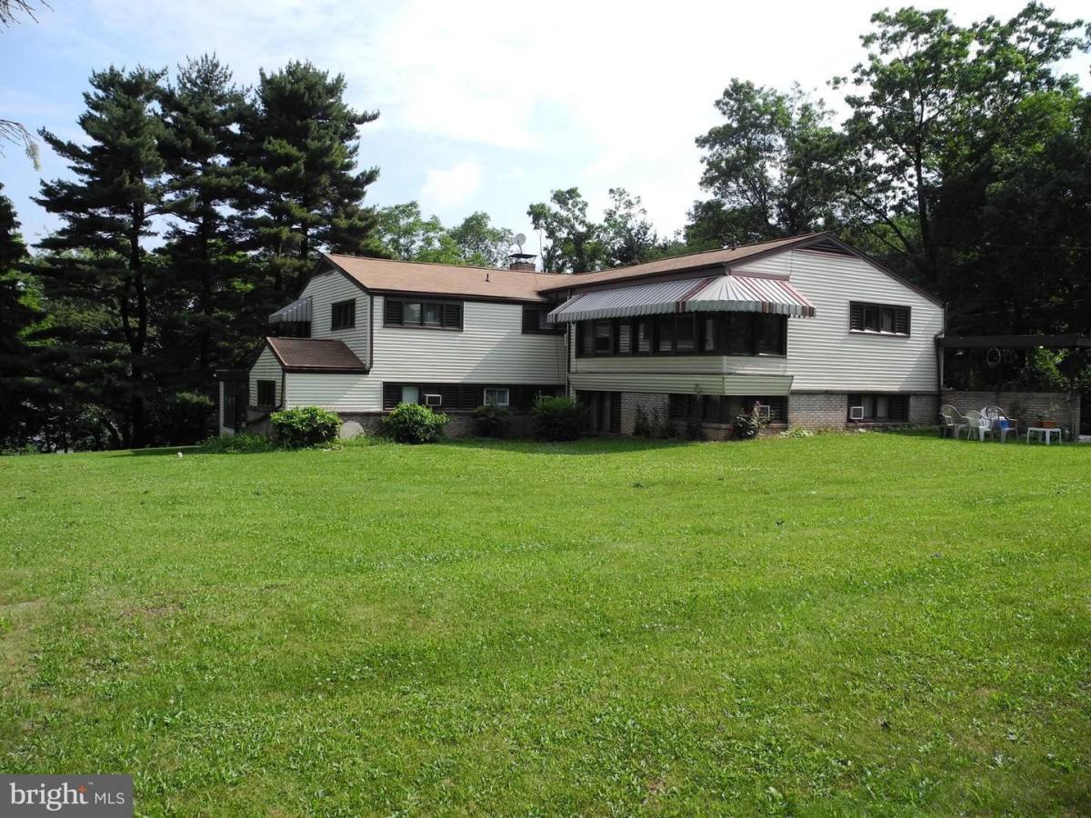 Apartment for rent at 6000 Chambers Hill Rd, Harrisburg, PA 17111