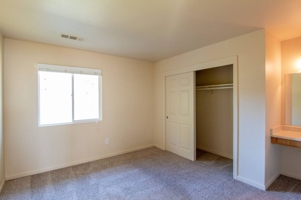 Apartment for rent at 1880 Conifer Way, Redding, CA 96002