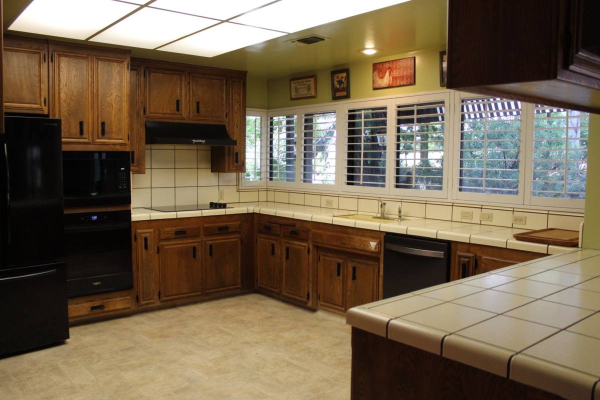 House for rent at 4301 Flintridge Dr, Bakersfield, CA 93306