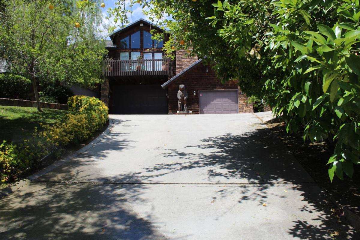 House for rent at 4301 Flintridge Dr, Bakersfield, CA 93306