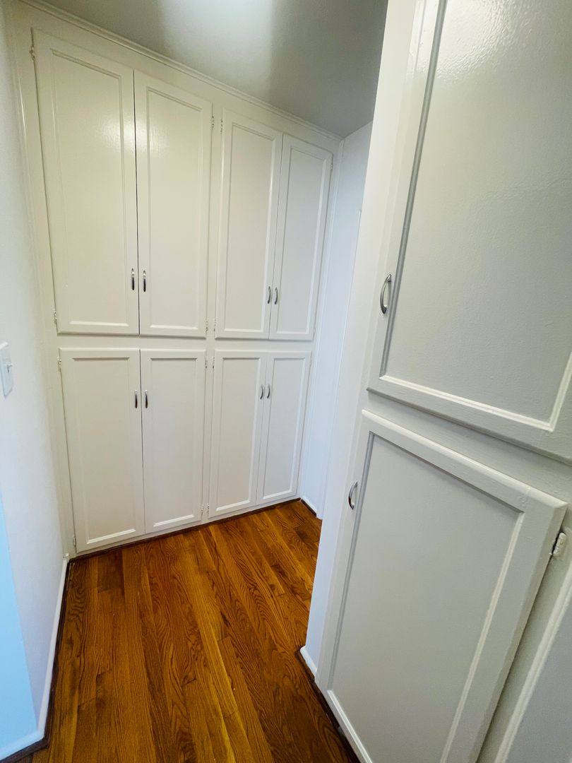 Apartment for rent at 821 N Las Palmas Ave, Los Angeles, CA 90038