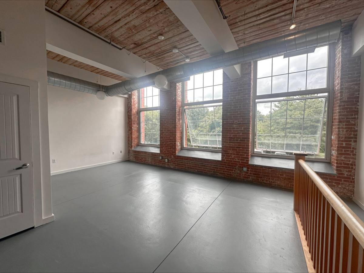 Apartment for rent at 180 Waterman Ave, North Providence, RI 02911