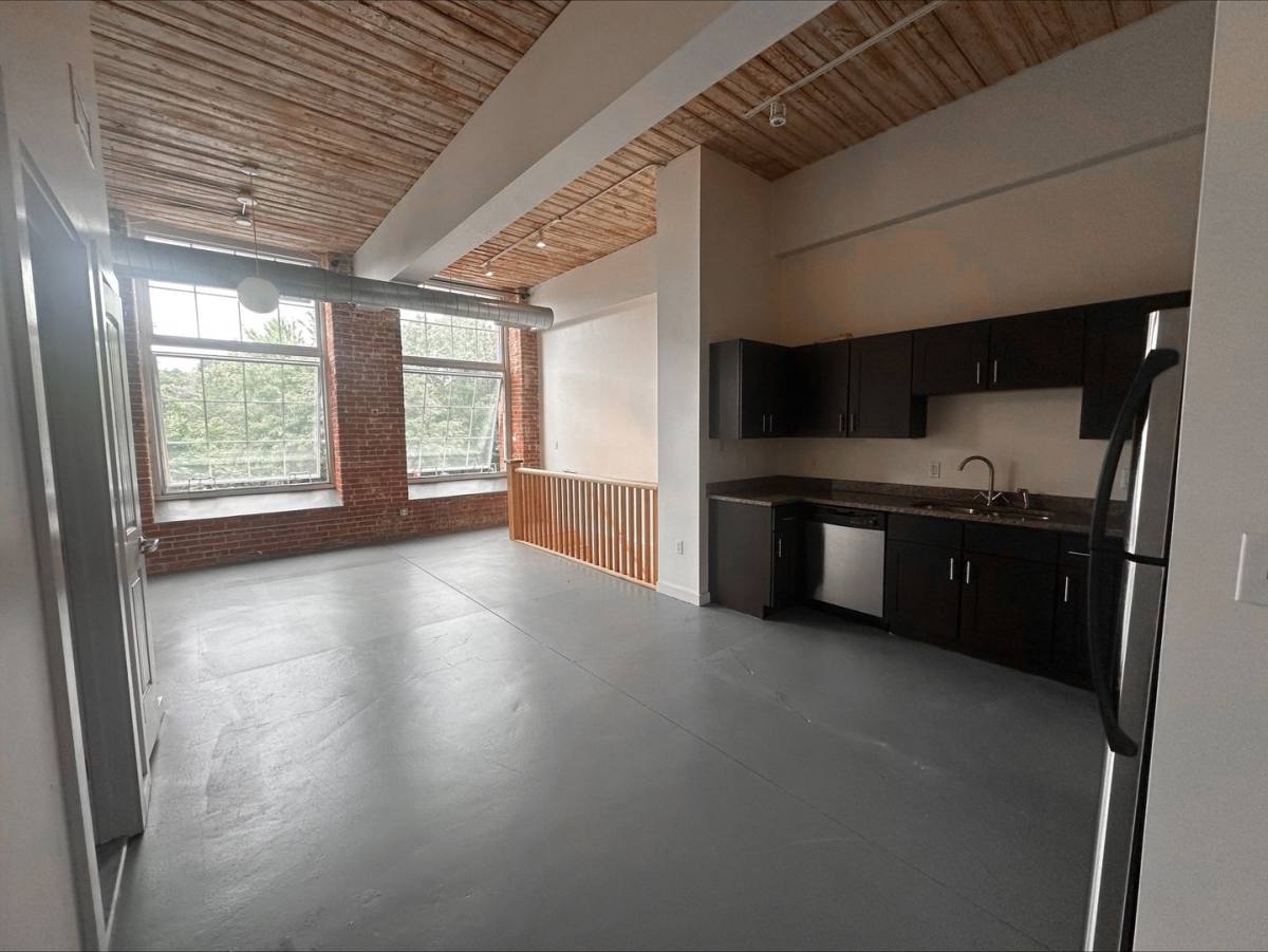 Apartment for rent at 180 Waterman Ave, North Providence, RI 02911