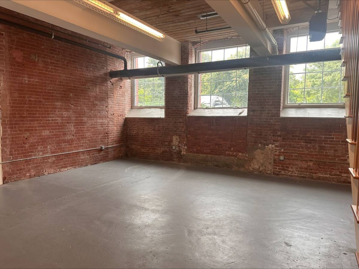 Apartment for rent at 180 Waterman Ave, North Providence, RI 02911