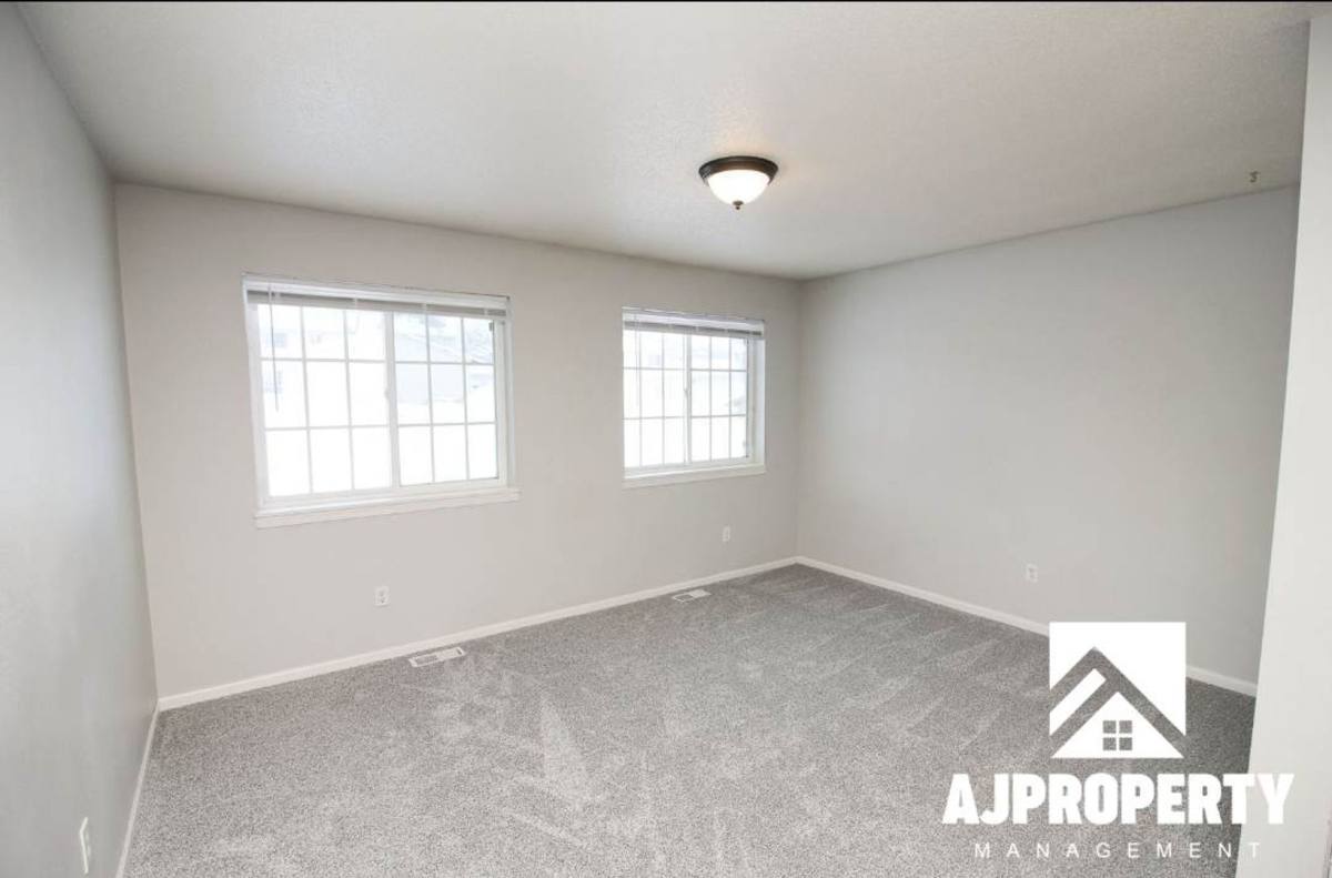 Townhouse for rent at 4907 S Tennis Lane, Sioux Falls, SD 57106