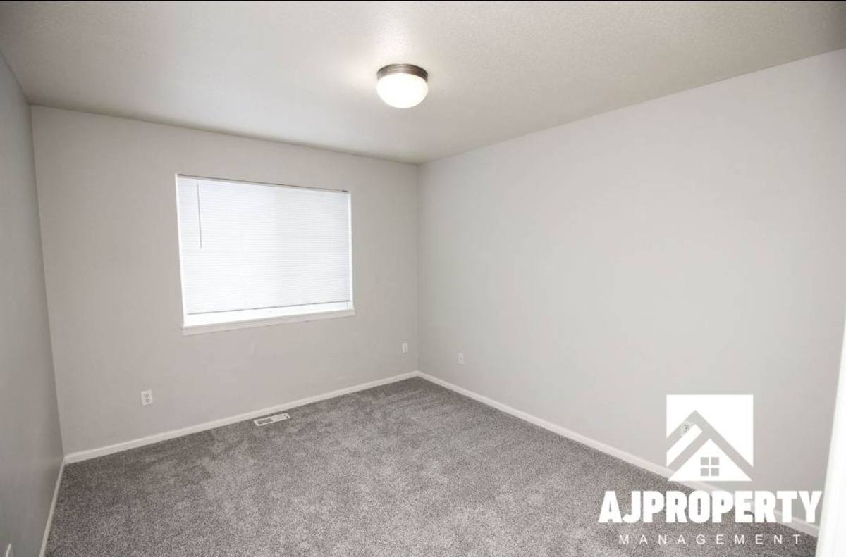 Townhouse for rent at 4907 S Tennis Lane, Sioux Falls, SD 57106