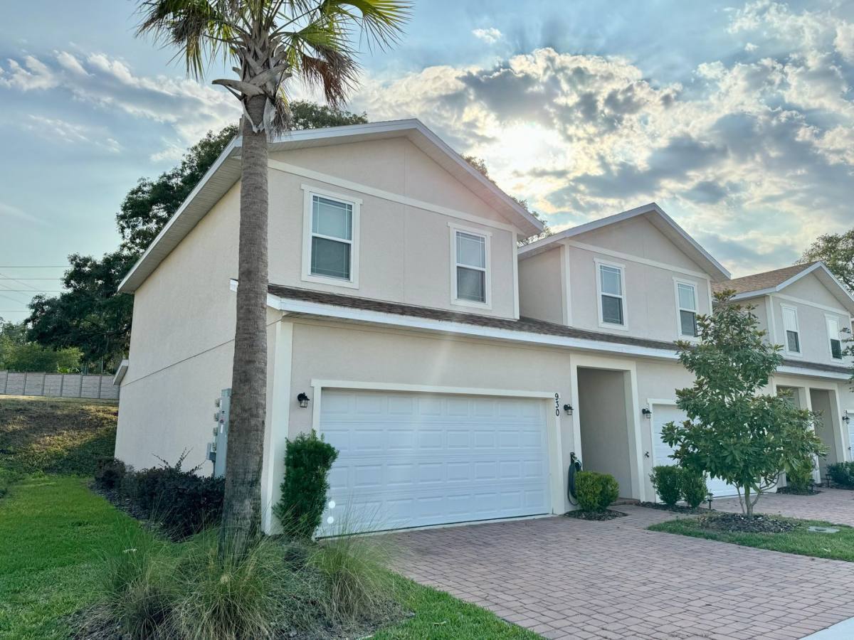 Townhouse for rent at 930 Lakefront Village Dr, Clermont, FL 34711