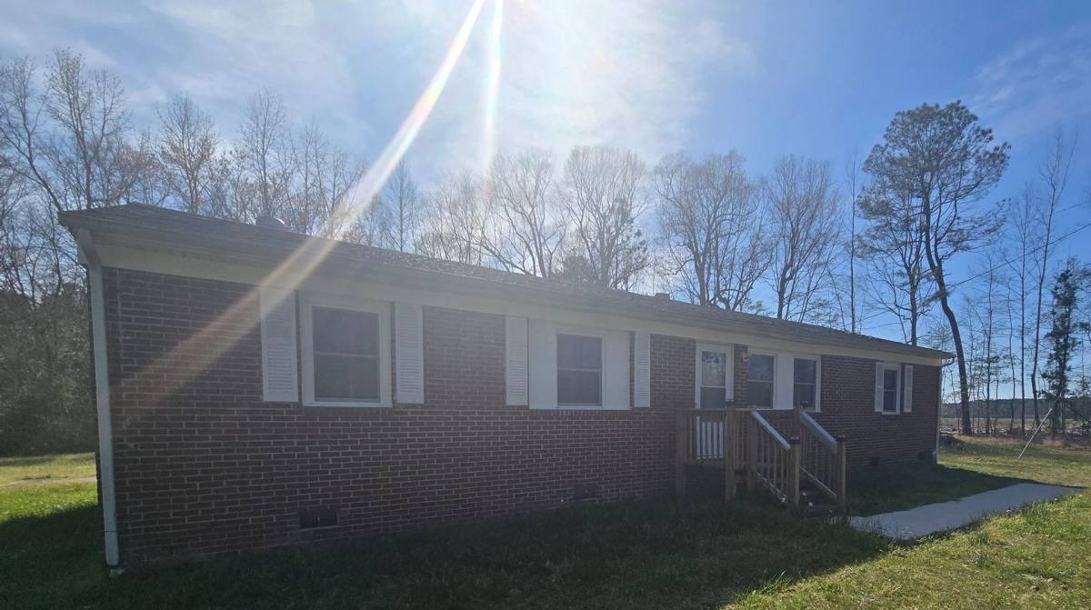 House for rent at 13184 Longevity Rd, Stony Creek, VA 23882