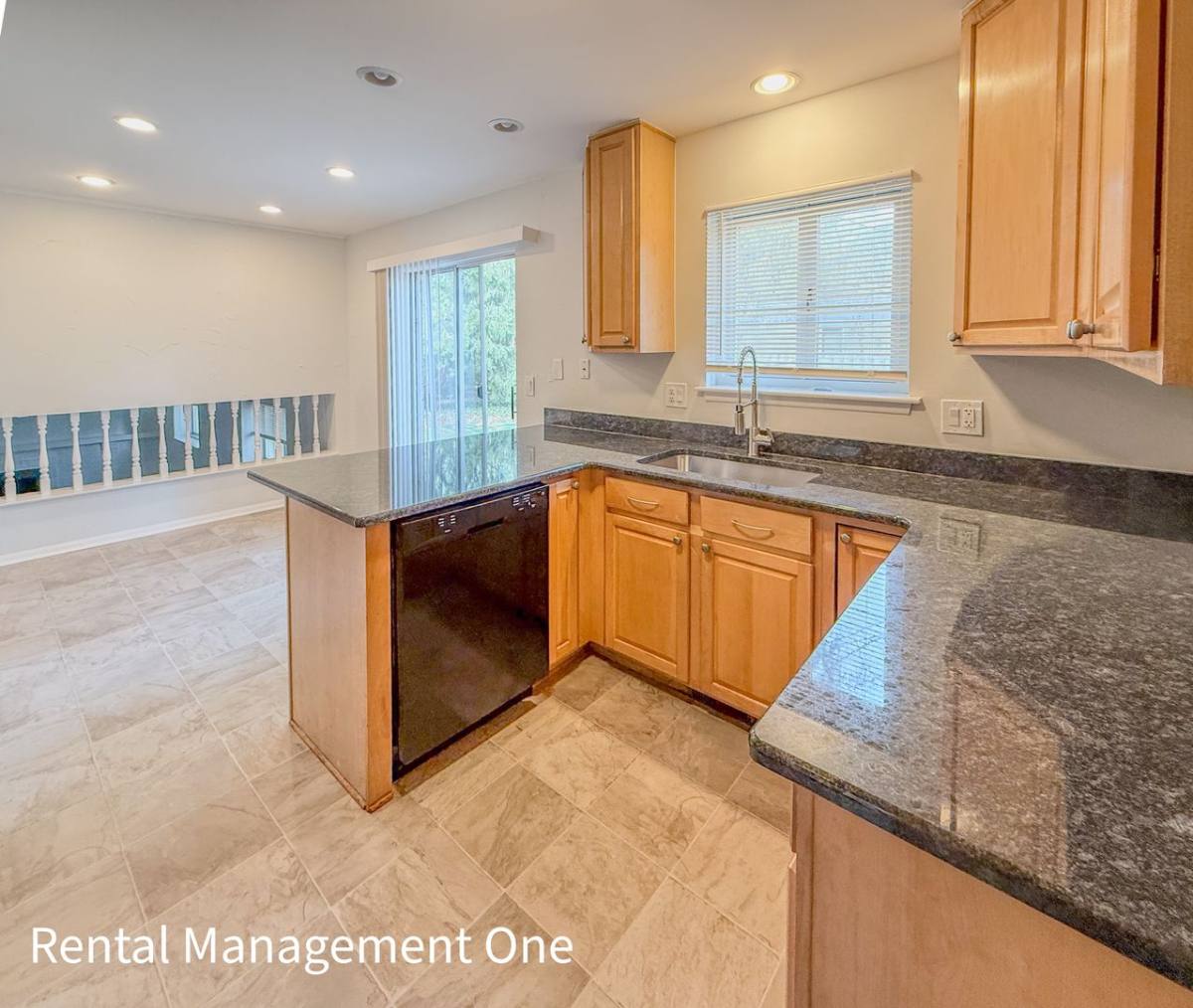 5604 Haymeadow Dr, West Bloomfield, MI 48322 - House for Rent - Image 8