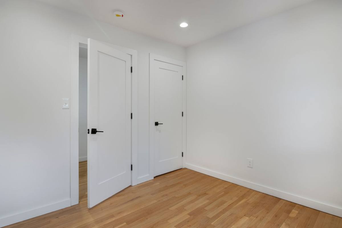 Apartment for rent at 4 Morris Ave, Edison, NJ 08837