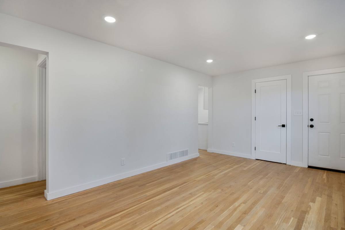 Apartment for rent at 4 Morris Ave, Edison, NJ 08837