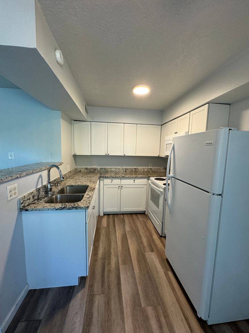 Apartment for rent at 250 Village Dr, Los Lunas, NM 87031