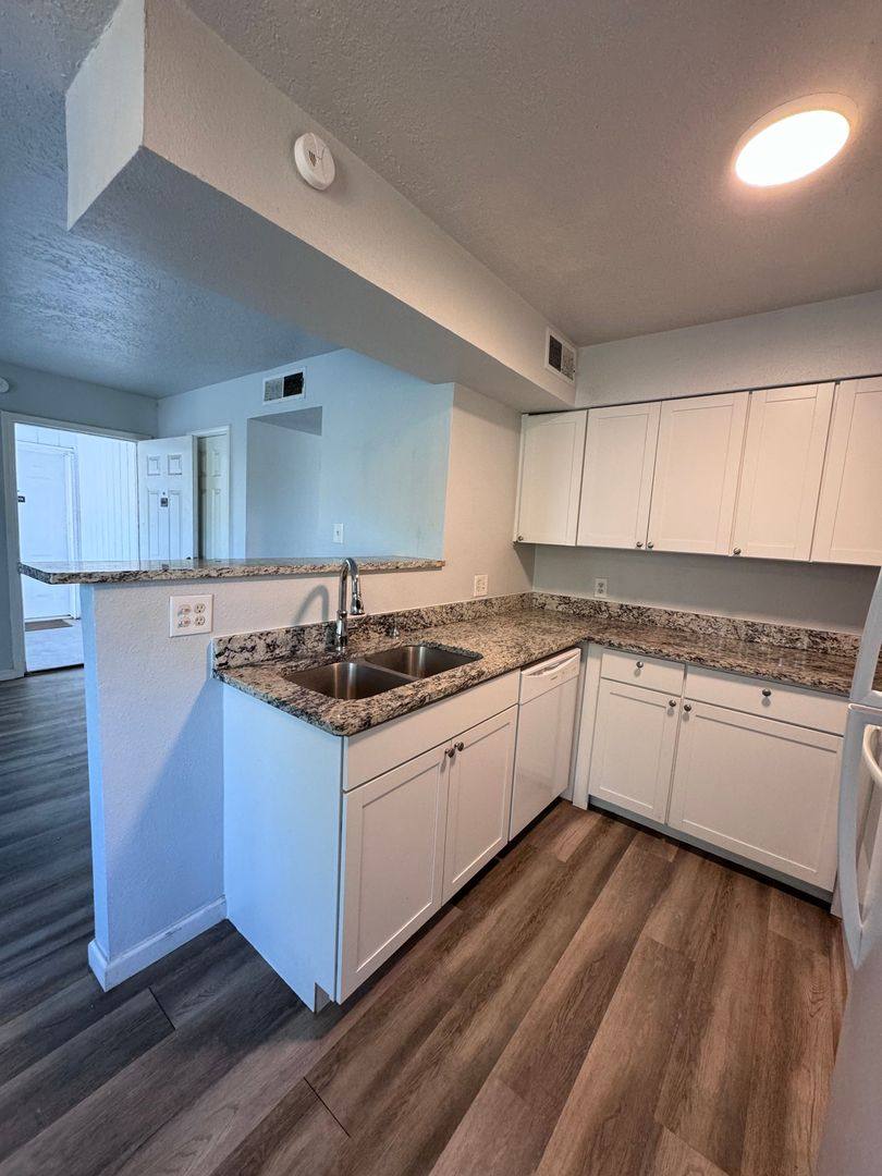 Apartment for rent at 250 Village Dr, Los Lunas, NM 87031