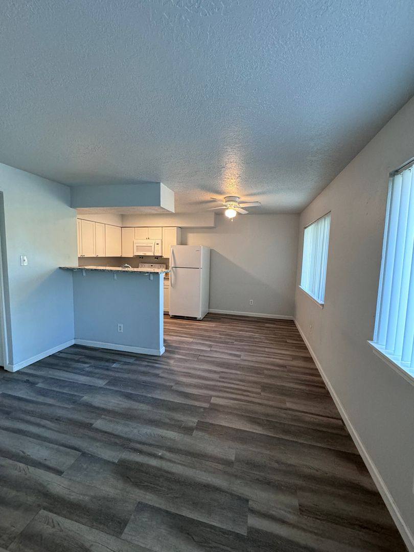Apartment for rent at 250 Village Dr, Los Lunas, NM 87031