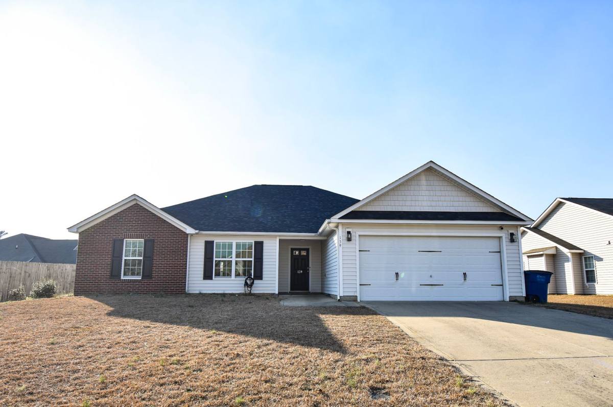 House for rent at 139 Scanner Court, Raeford, NC 28376