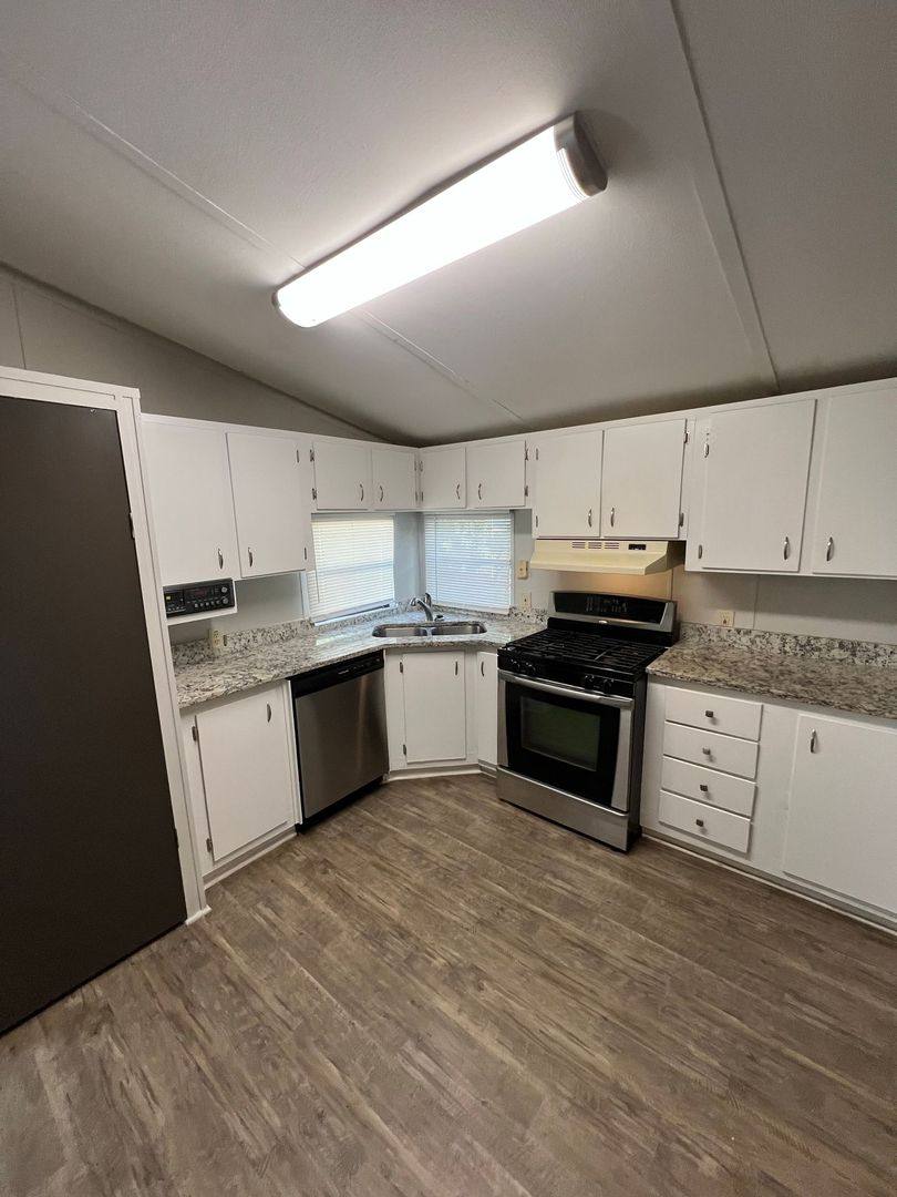 House for rent at 3700 Ash Dr, Buford, GA 30518