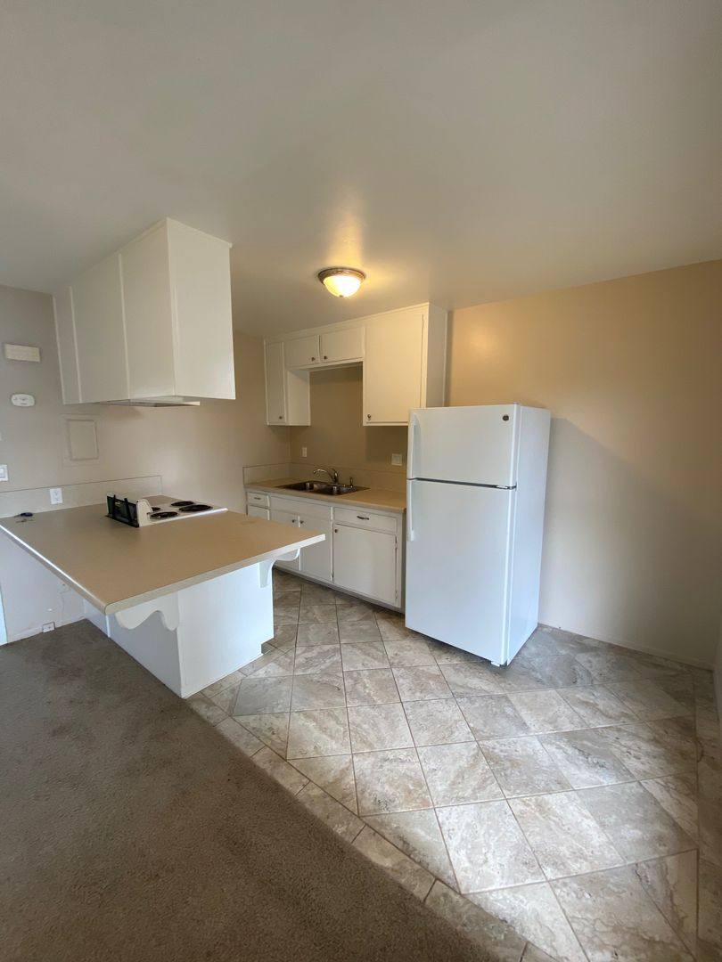 Apartment for rent at 245 S Pacific Ave, Ventura, CA 93001