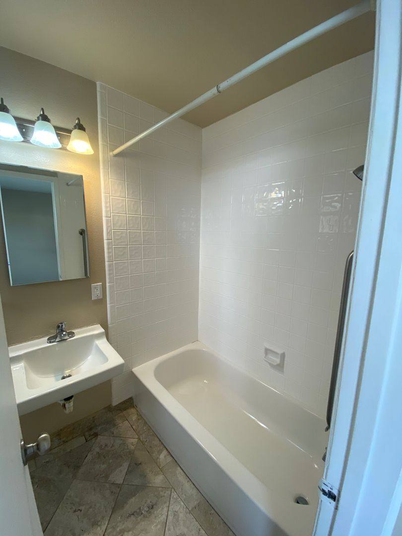 Apartment for rent at 245 S Pacific Ave, Ventura, CA 93001