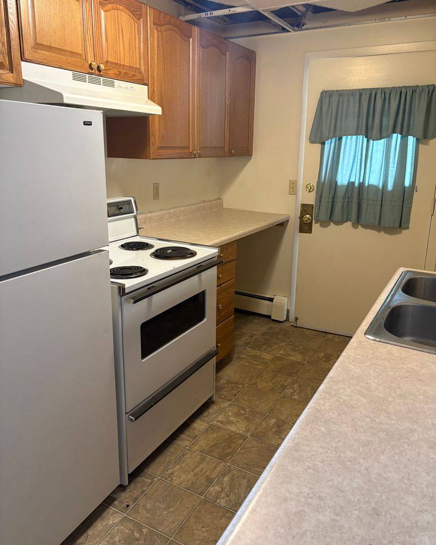 Apartment for rent at 625 Maple St, Minot, ND 58701
