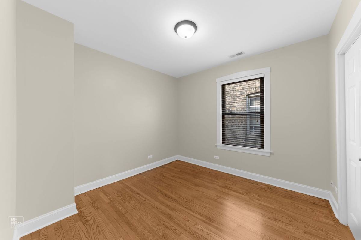 Apartment for rent at 107 W Harrison #3E, Oak Park, IL 60304