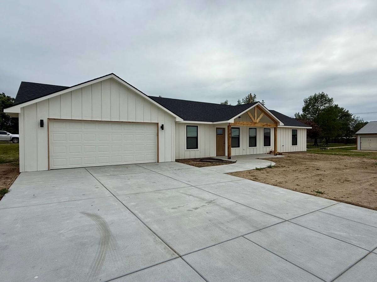 House for rent at 765 N Kansas Court, Benton, KS 67017